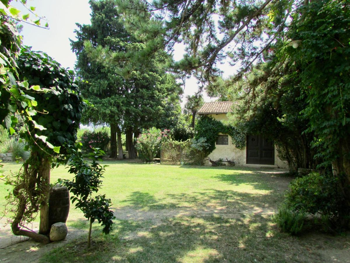 Agriturismo "Borgo Madonna Degli Angeli" - Charming Cottages In The Gardens ! Tocco da Casauria Buitenkant foto