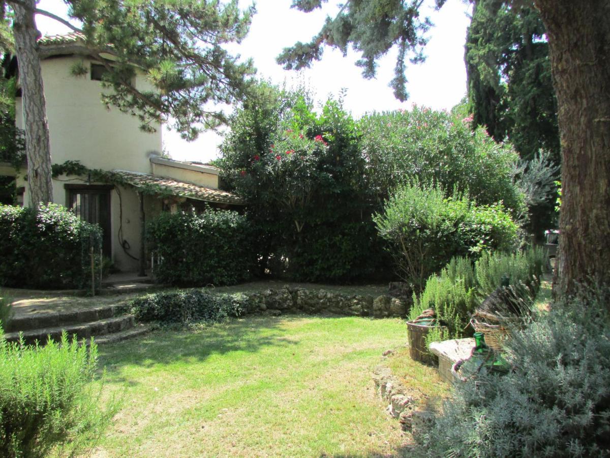 Agriturismo "Borgo Madonna Degli Angeli" - Charming Cottages In The Gardens ! Tocco da Casauria Buitenkant foto